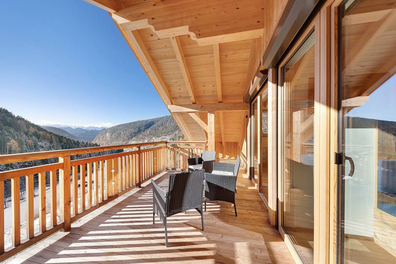 Entire apartment, Töniglerhof "Apartment Morgensonne" with Mountain View, Garden & Wi-Fi in Trodena nel Parco Naturale, South Tyrol