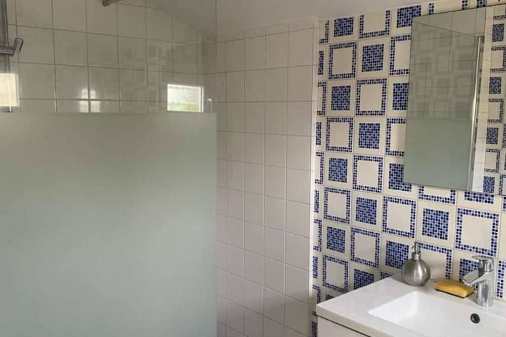 Petite Maison De Charme Très Calme proche de la plage entierement renovée pour 2 in Salles-sur-Mer, Région de La Rochelle