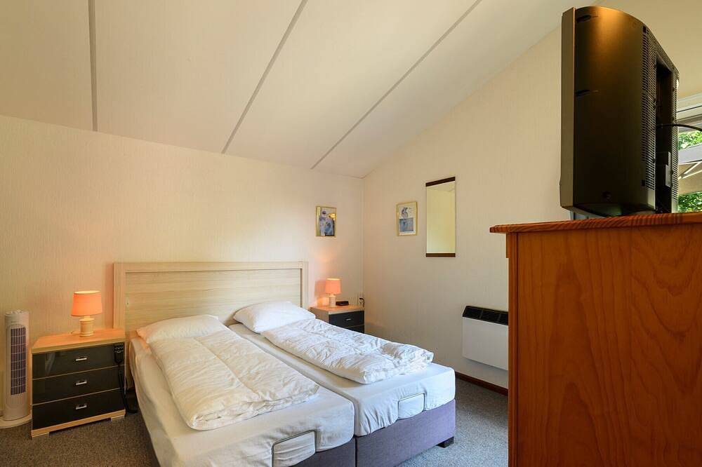 Beachpark 67 Chalet im Urlaubspark direkt am Nordseestrand in Renesse Strand, Renesse