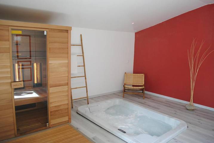 Chambre d’hôte pour 4 personnes, avec Jacuzzi et Terrasse ainsi que Jardin et Piscine à Carcassonne - 2