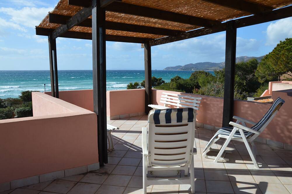 Villa pour 9 Personnes dans Campulongu, Province de Cagliari