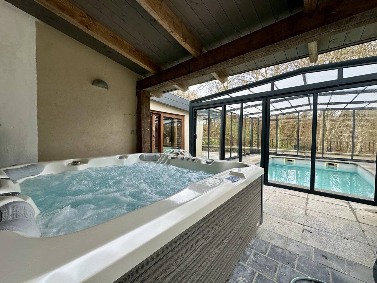 Luxuriöses Gruppenhaus mit großem Pool in Grupont, Tellin