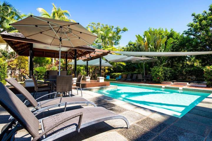 Appart’hôtel pour 2 personnes, avec piscine ainsi que jacuzzi et jardin