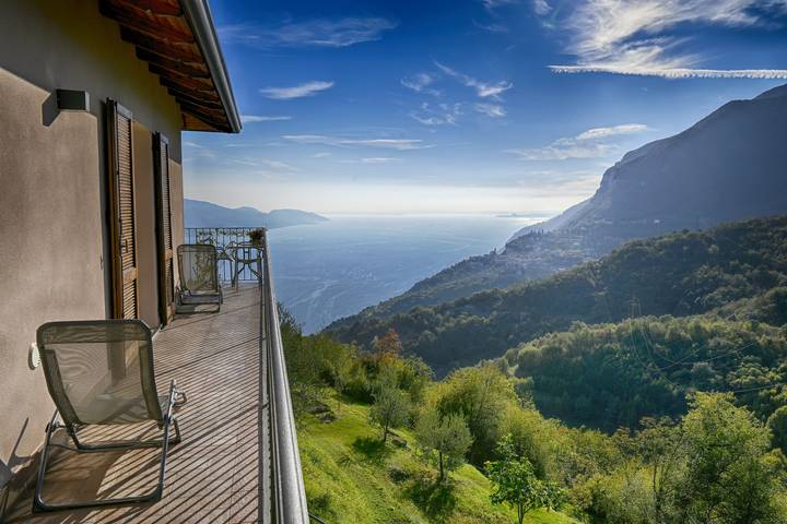 Ferienwohnung für 4 Personen, mit Terrasse und Seeblick in Tignale - 2