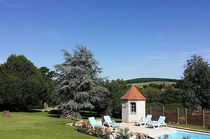 Location de vacances pour 5 personnes, avec Terrasse et Jardin à Provency