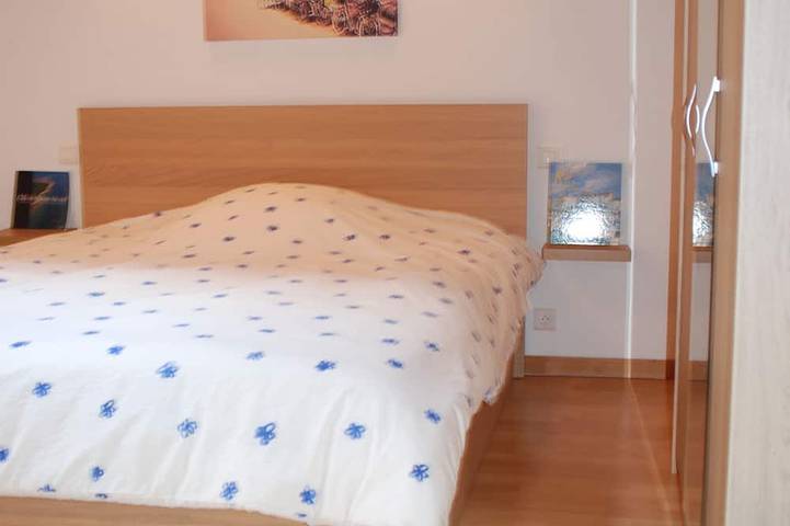 Gîte pour 7 personnes, avec terrasse dans Office De Tourisme De La Flotte En Re - 2