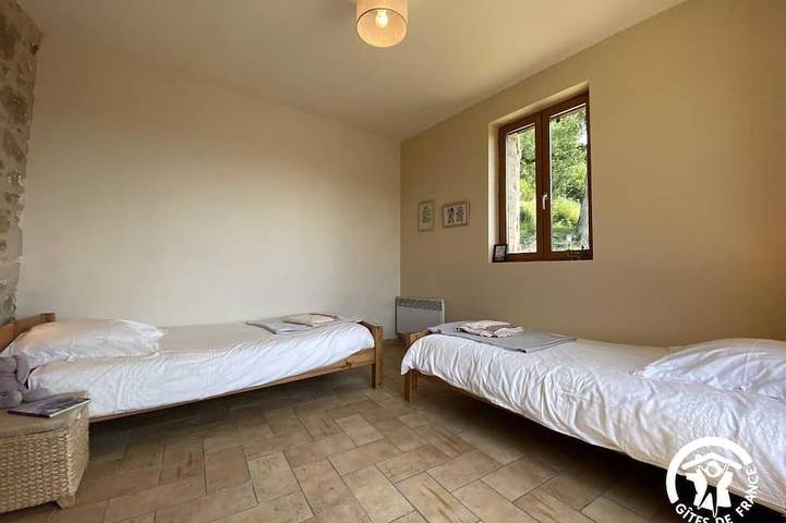 Location de vacances pour 4 personnes, avec jardin à Saint-Laurent-de-Cerdans - 3