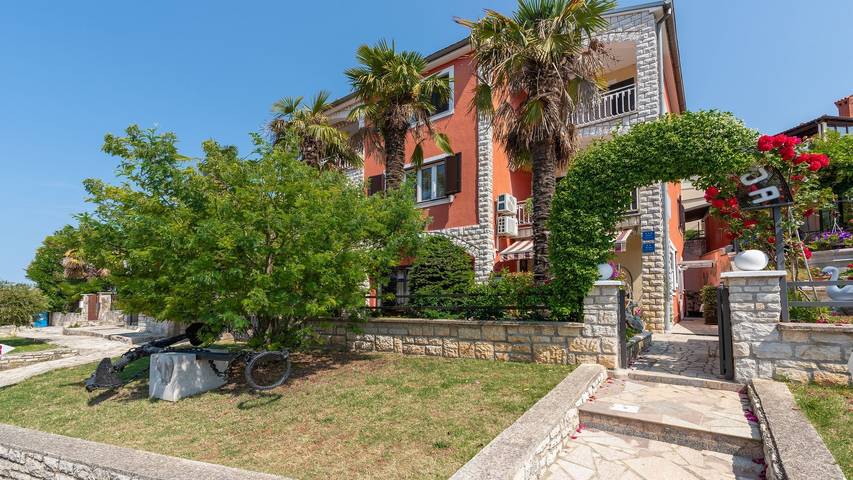 Ganze Wohnung, Schönes Apartment mit einem Schlafzimmer und eigenem Parkplatz in Vrsar, Općina Vrsar