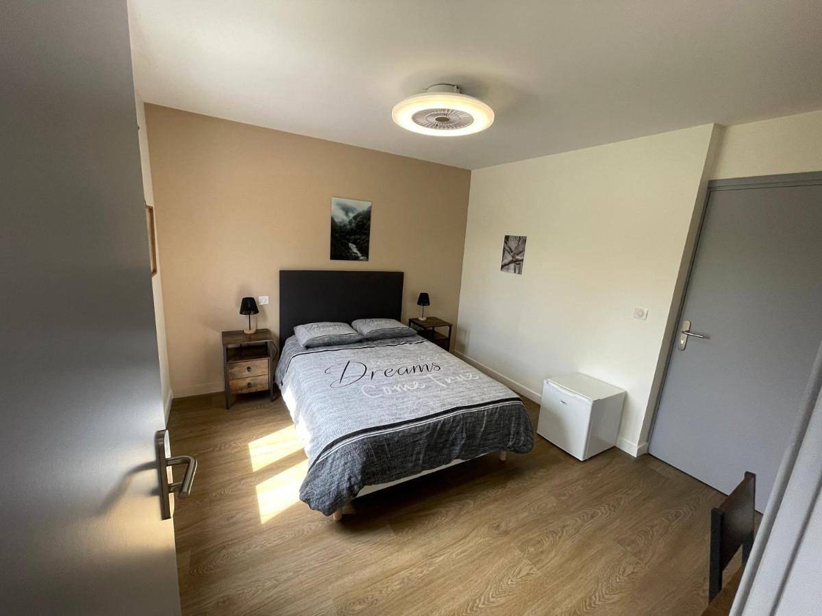 Chambre Le Faucon 2 personnes avec petit déjeuner inclus in Cernon, Jura Francais