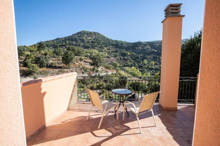 Casa rural para 2 personas, con Jacuzzi y Terraza además de Jardín y Piscina en Extremadura - 4