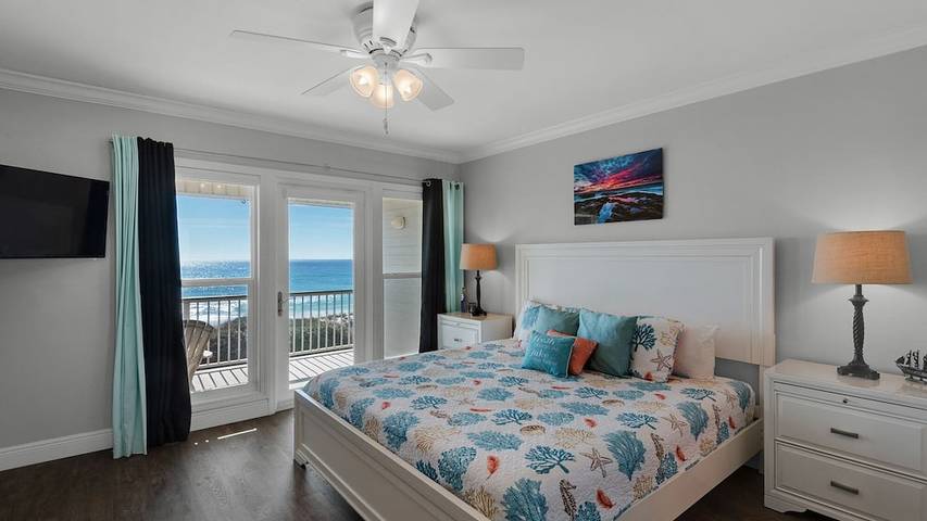 Vacation rental for 12 people, with pool and hot tub as well as balcony, with pets in Santa Rosa Beach
