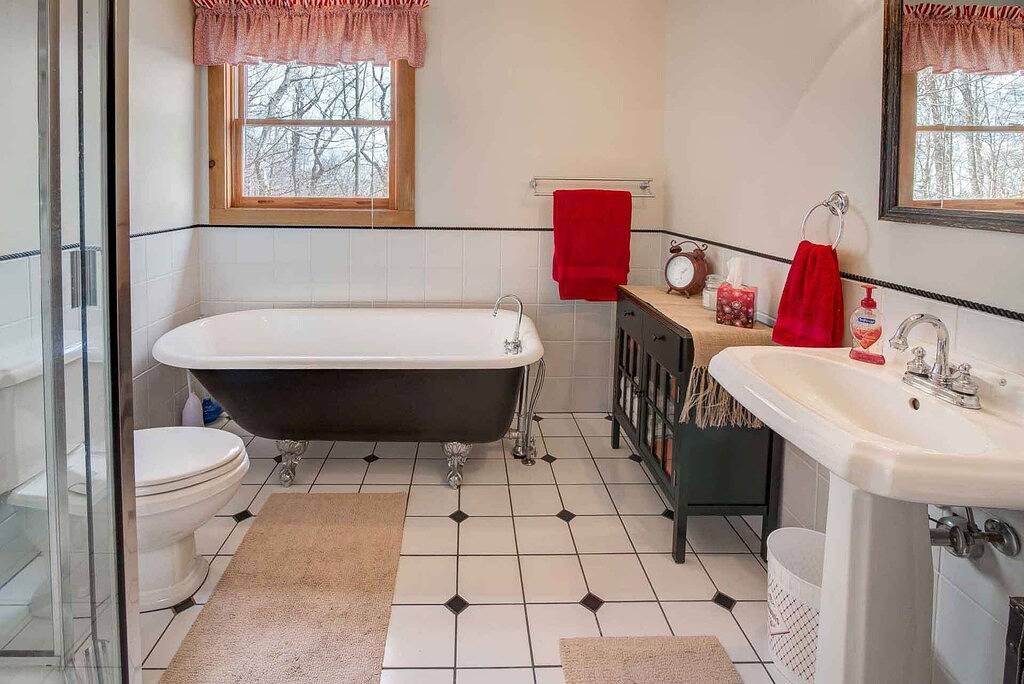 Cool View Cabin - Blick auf die Berge und die Hot Tub in McDowell County