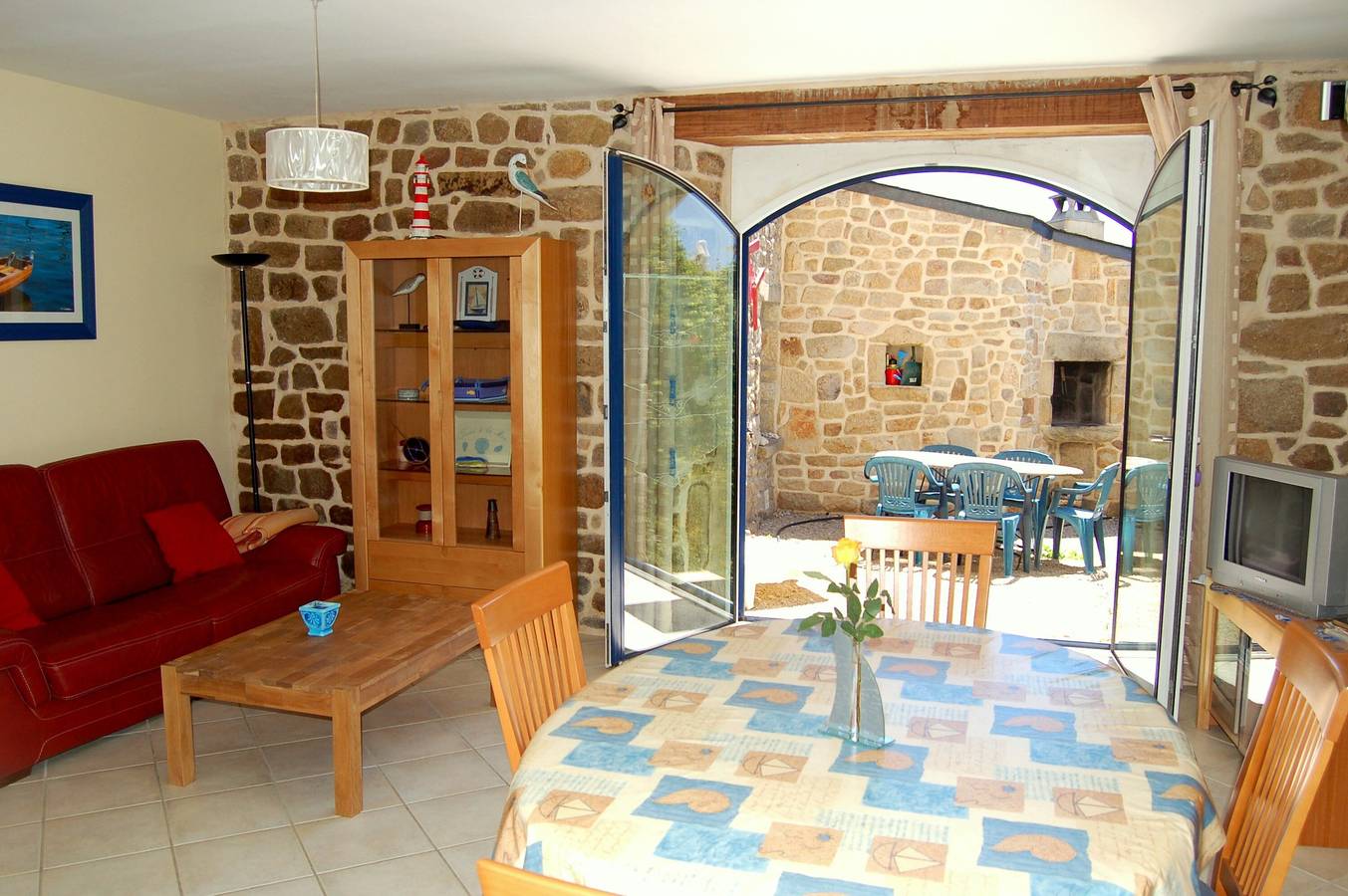 Holiday Home “Ty Mamm Gozh” 400 m from Beach, Sea View, Private Terrace, Wi-Fi in Kerhillio, Erdeven