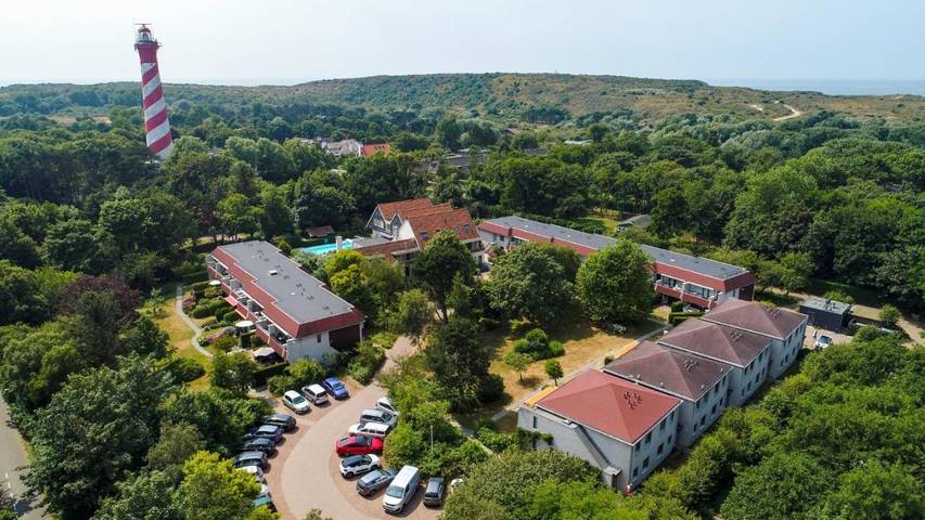 Ferienwohnung für 4 Personen, mit Terrasse und Garten sowie Pool und Sauna in Burgh-Haamstede