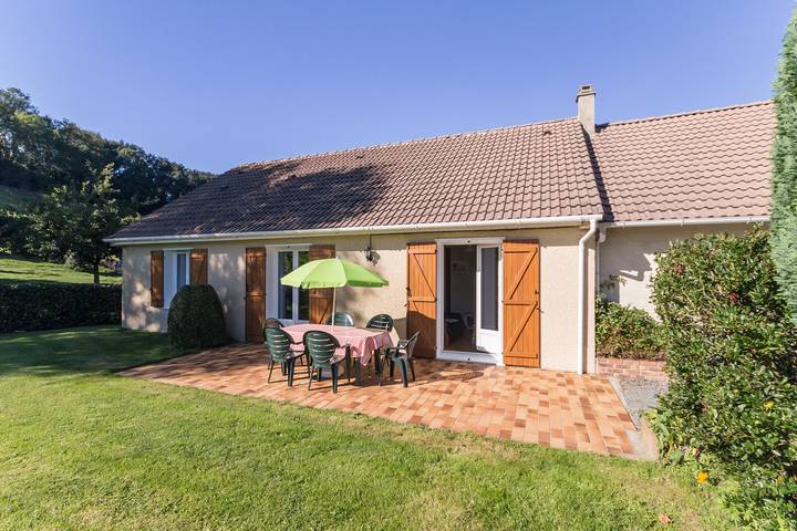 Gîte pour 6 personnes, avec terrasse et jardin à Pierrefiques