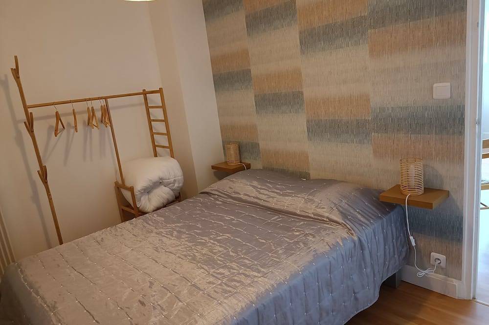 Appartement entier, 🌊 Appt  bord de mer  6 pers  À 20 m plage  🛏️ 3 Ch – 🛁 2 Sdb terrasse au Rdc in Saint-Marcouf, Région de Cherbourg