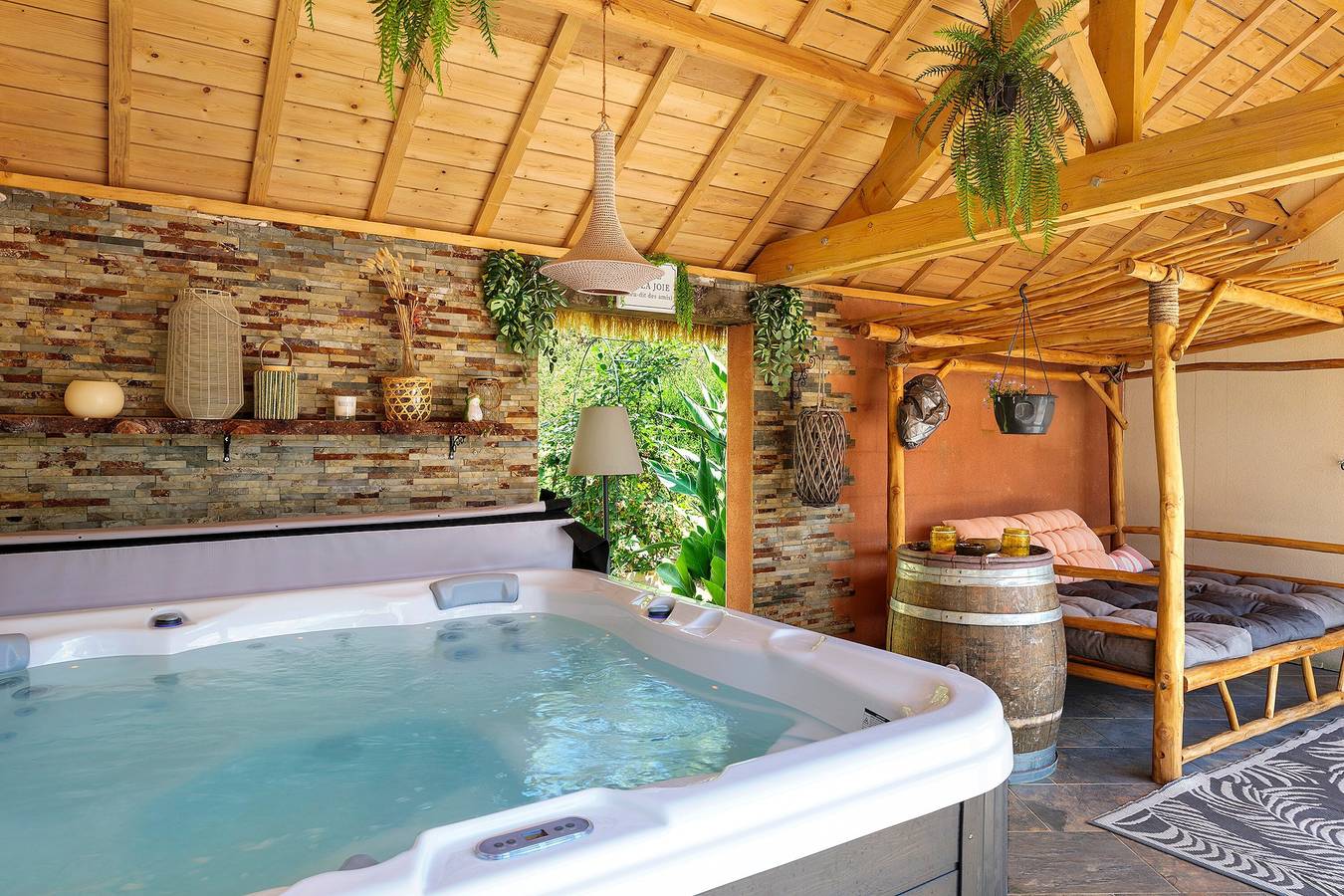 „Villa Lailléa“ – Beheizter Privatpool, Jacuzzi, Boule, 8 Pers., ruhig nahe Rennes in Laillé, Redon und Umgebung