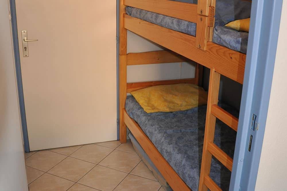 Appartement entier, Studio dans résidence, 200m plage in Saint-Cyr-sur-Mer, Côte méditerranéenne (France)