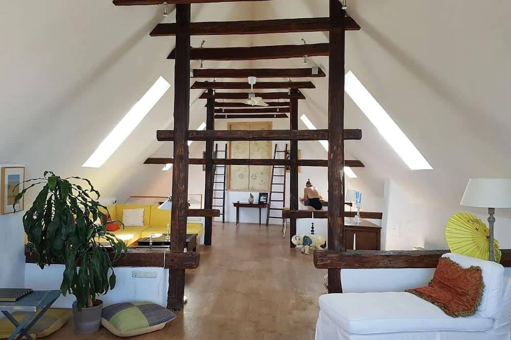 16th Century Elegant & Eccentric Country House ~ Mountain Views in Magdalensberg, Klagenfurt-Land
