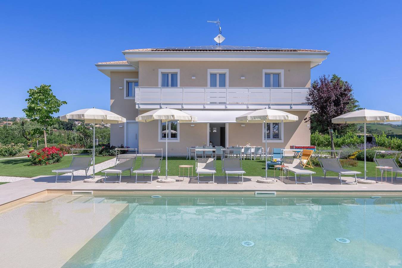 Villa Lina in Morrovalle, Costa Adriatica Marche