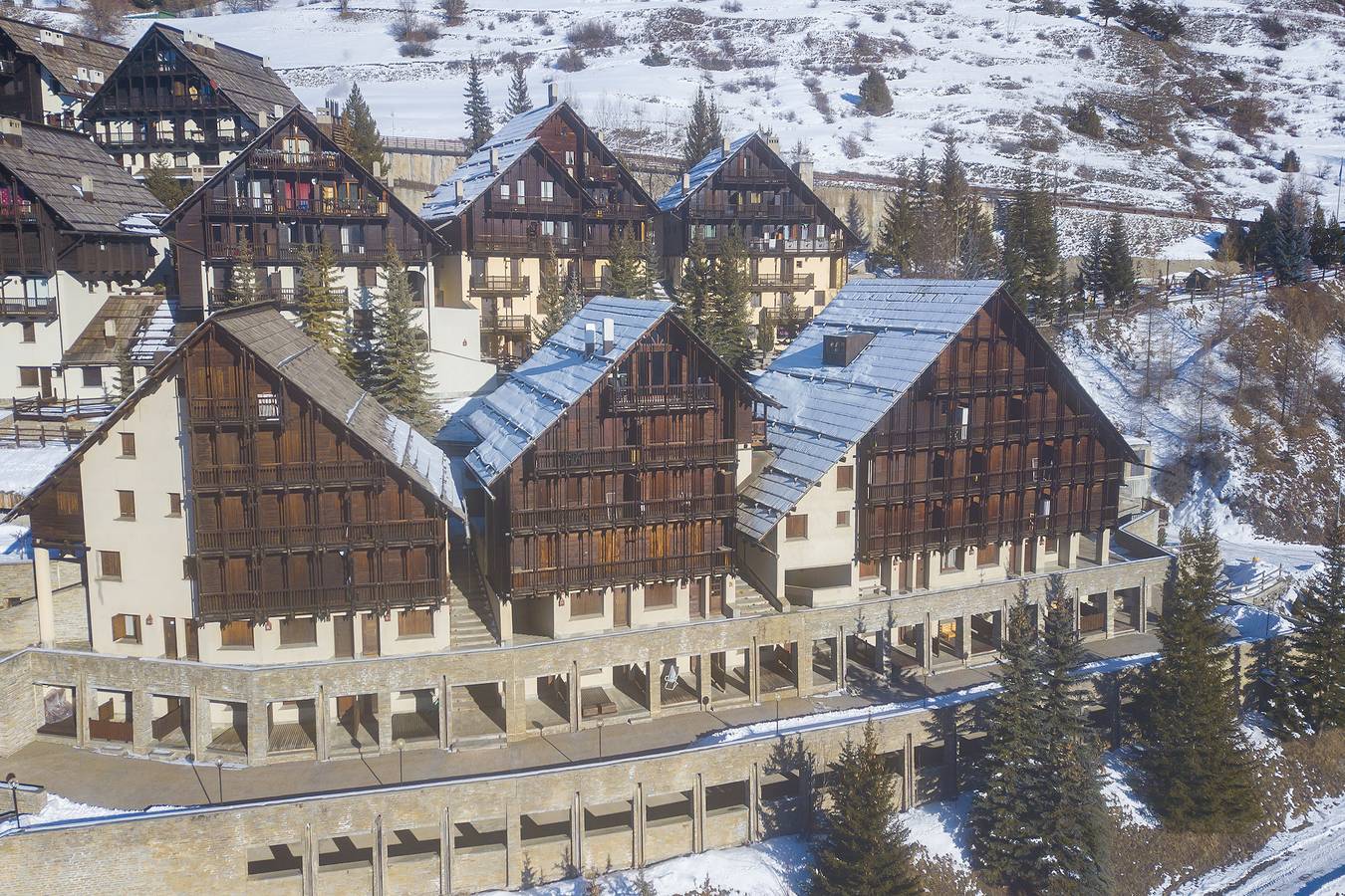 Apartamento entero, Abeti A2-03 few min from ski in Sauze di Cesana, Via Lattea