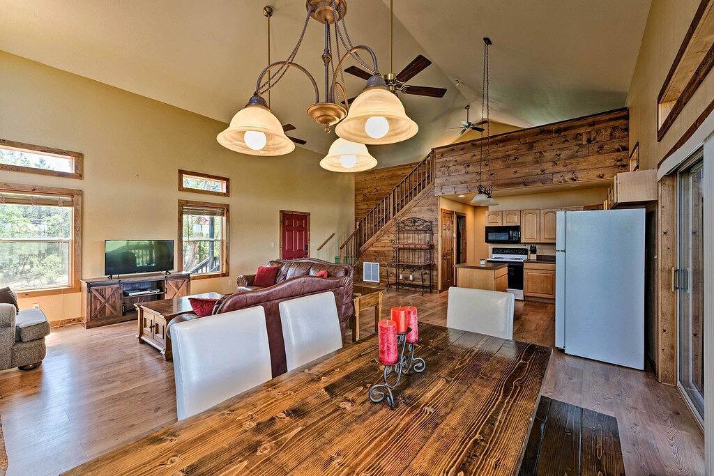 Mtn-View Hilltop Hideaway w/ Deck in Show Low in Show Low, Navajo County