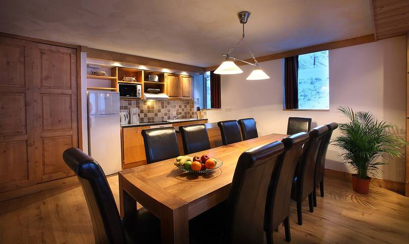 Gîte pour 10 personnes, avec sauna ainsi que balcon et piscine dans Les Arcs - 4