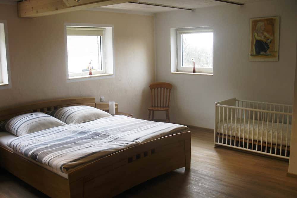 Ganze Wohnung, Ferienwohnung Auwald im E.G., Rollstuhlgerecht115-125€ pro Nacht + Gebühren etc in Bergstein, Hürtgenwald