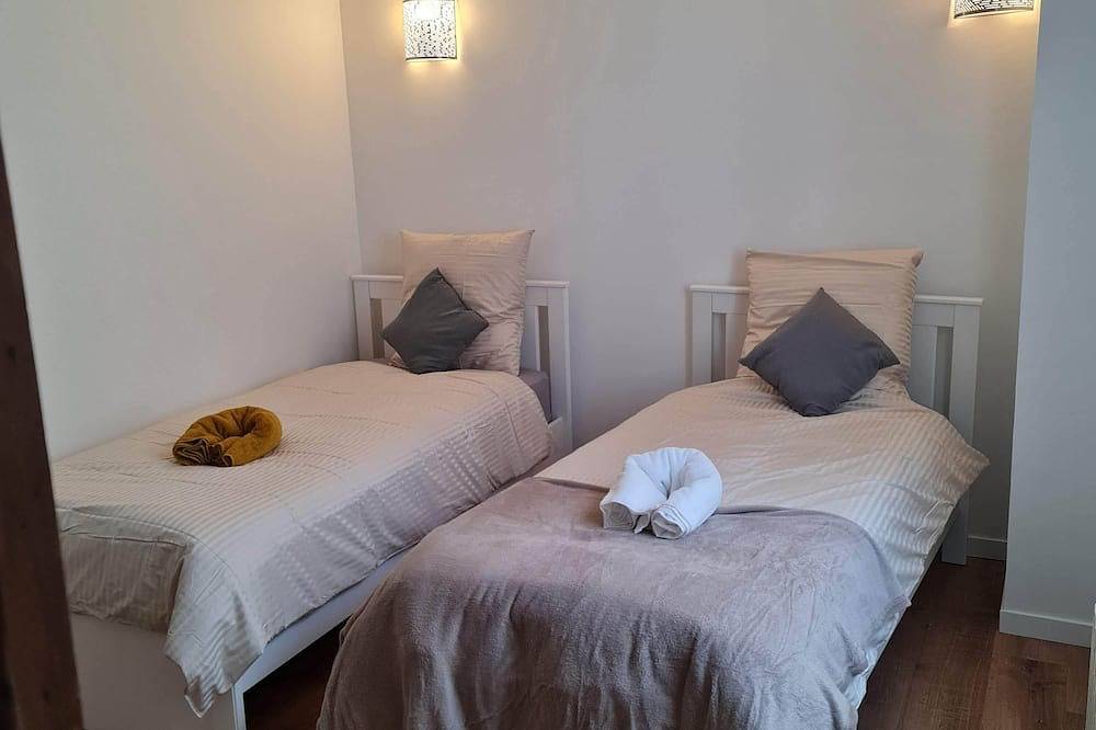 Maison Stade De France Paris Disney Parc Asterix in Saint-Denis, Seine-Saint-Denis