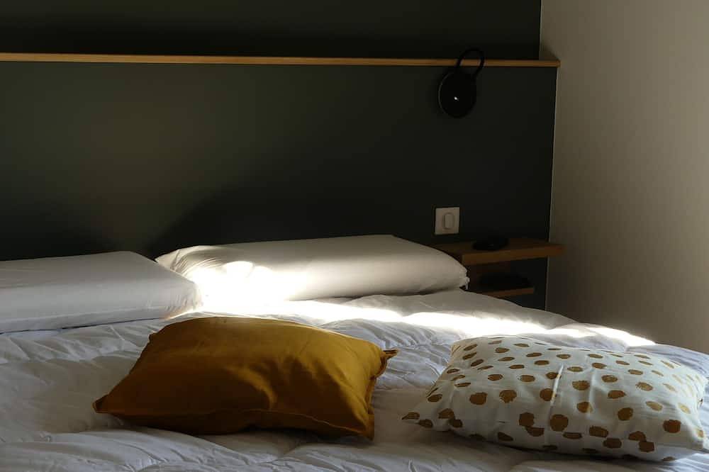 Entire apartment, In the heart of the Bassin d'Arcachon, fully renovated apartment with 30m² terrace in Audenge, Arcachon region