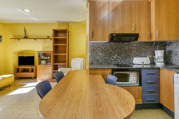 Entire apartment, Apartment 'Estudio P' close to the Beach with Wi-Fi in Platja Cala Mar d'en Manassa (l'Escala), l'Escala