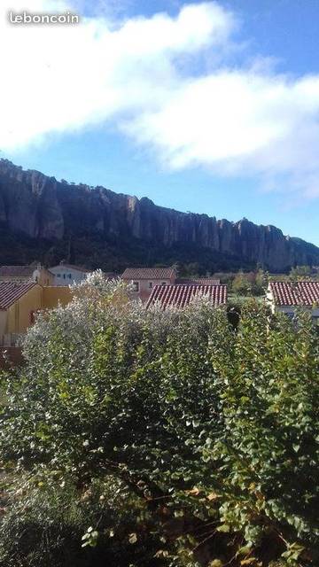 Gîte pour 4 personnes, avec vue et jardin à Les Mées