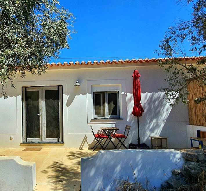 Gîte pour 2 personnes, avec vue et jardin dans Troviscais - 4