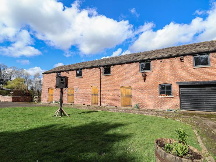 Vacation rental for 6 people, with Yard and Lake view in Cheshire