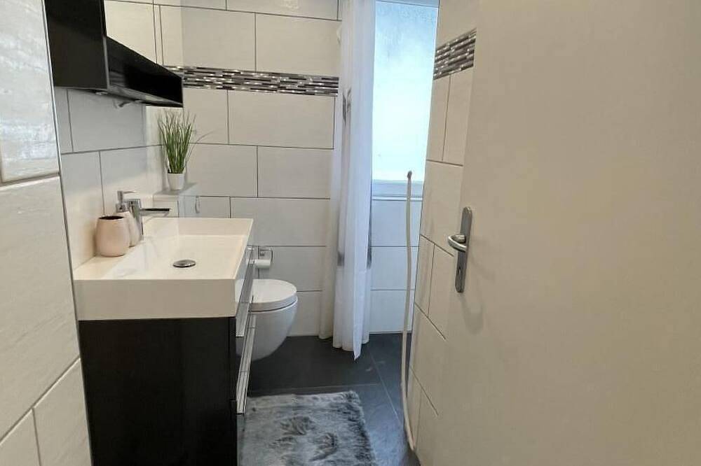 Ganze Wohnung, Appartement mit privatem Parkplatz in Quarten, Walensee