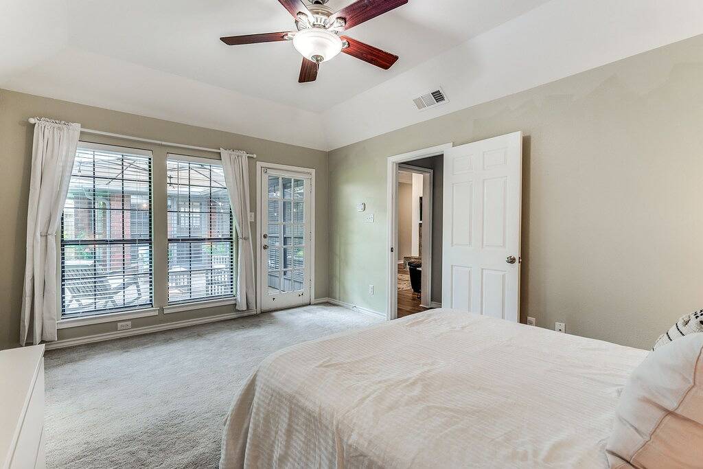 Cozy 4bd/2br house by Mira Vista: Family-friendly, 30+ day stays welcome! in Fort Worth, Tarrant County