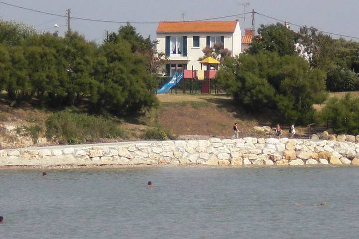 Maison de vacances pour 7 personnes, avec Balcon et Jacuzzi ainsi que Jardin et Piscine à Fouras
