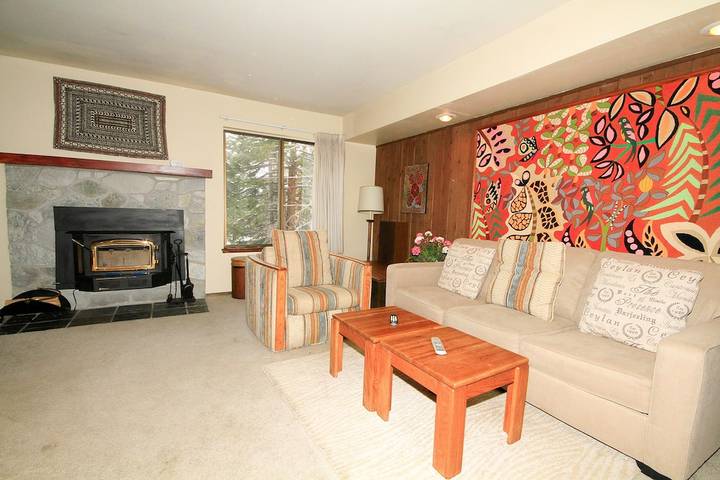 Vacation rental for 4 people, with hot tub and terrace in Mammoth Mountain