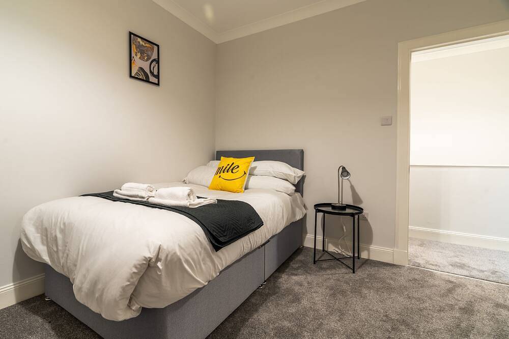 Ganze Wohnung, Apartment-Apartment-Eigenes Badezimmer in Nord Lanarkshire
