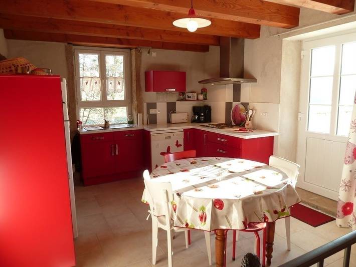 Gîte pour 6 personnes, avec jardin dans La Vineuse sur Fregande - 3