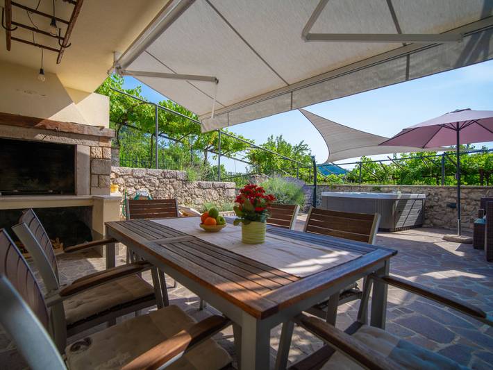 Ferienhaus für 6 Personen, mit Terrasse und Garten sowie Ausblick, mit Haustier in Kvarner Bucht - 2