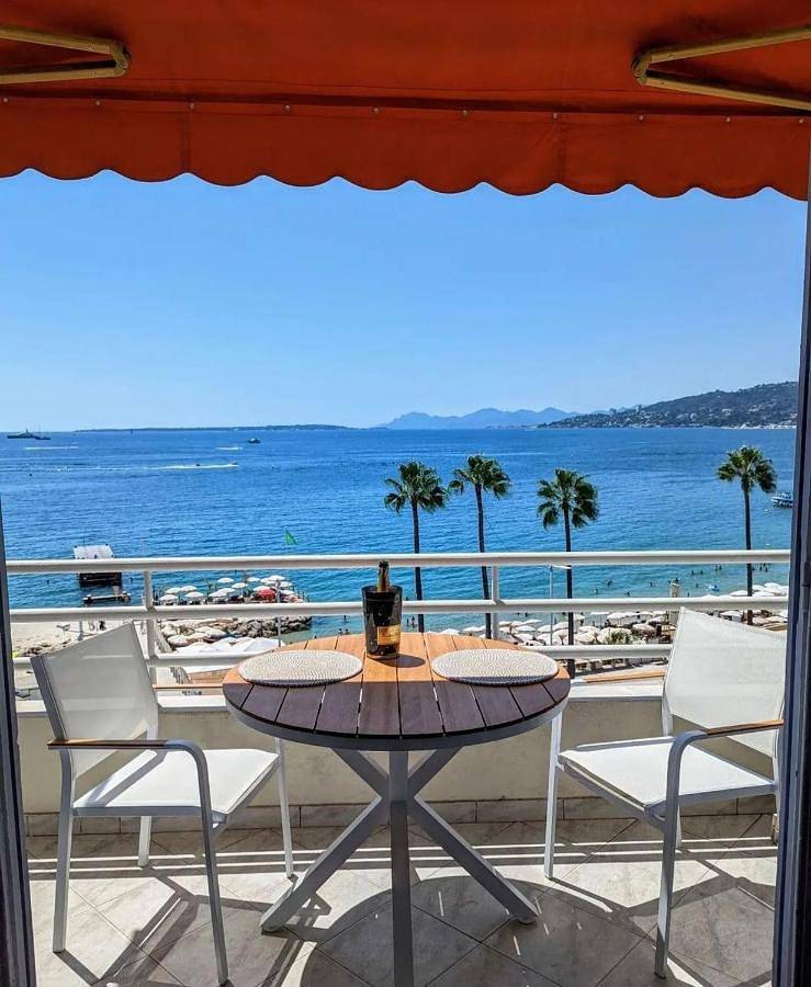 Entire apartment, Apartment with Sea View in Juan-les-Pins, Antibes