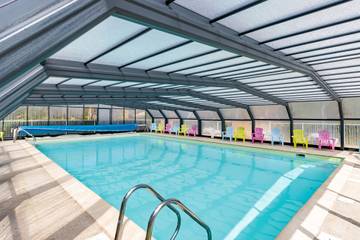 Camping pour 8 personnes, avec jardin et bassin pour enfant dans Périgord Noir