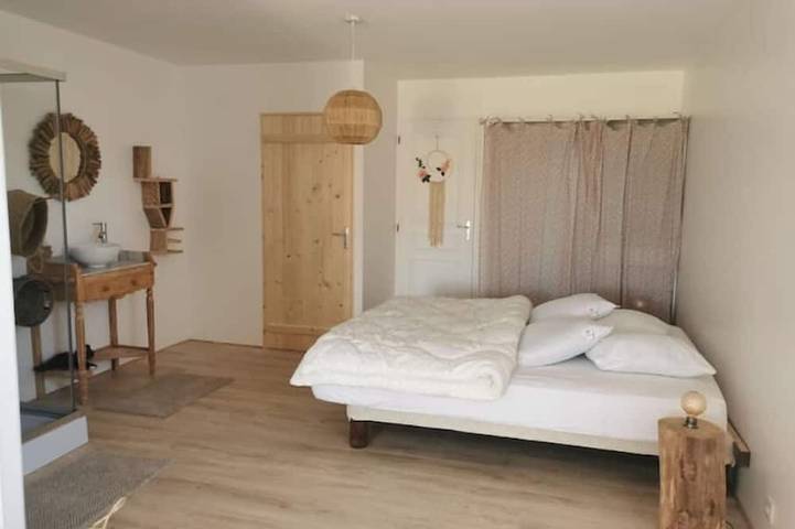 Location de vacances pour 2 personnes, avec balcon ainsi que jardin et jacuzzi à Saint-Martin-le-Gaillard - 2