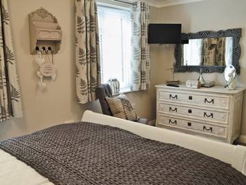 Log Cabin for 2 People in North Yorkshire, Yorkshire, Photo 4