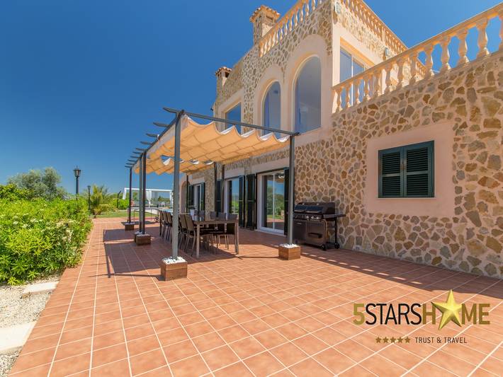 Villa für 12 Personen, mit Balkon und Whirlpool sowie Terrasse und Garten in Palma