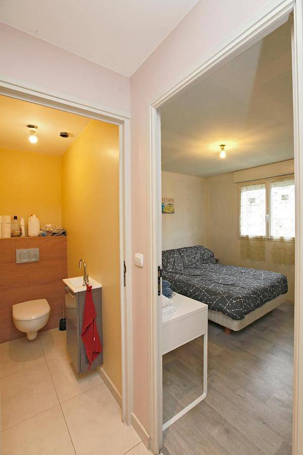 Appartement de vacances entier, Plusieurs chambres à 20 km au sud de Paris in Ballainvilliers, Essonne