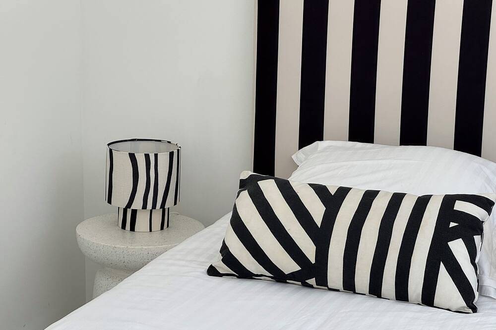 Entire apartment, Cosy Room 1 in Le Bouscat, Bordeaux region