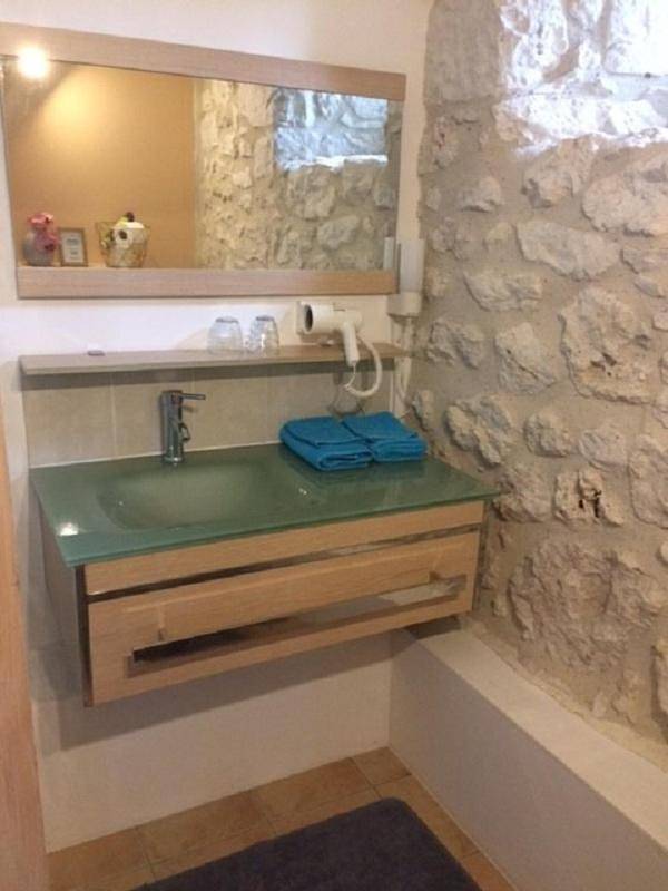 Location de vacances pour 3 personnes, avec jacuzzi et piscine ainsi que terrasse et jardin à Anthé - 3