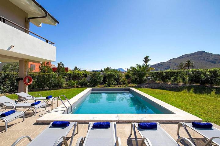 Finca Villa Animeta with Mountain View, Pool, Garden & Wi-Fi in Port de Pollença, Pollença